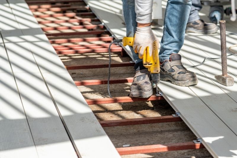 modern decking styles using composite decking materials